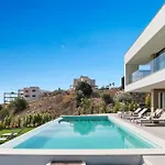 Golf & Seaview With Heated Private Pool エステポナ